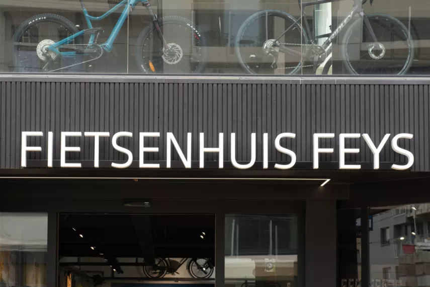 feys-68 -  - Bakfietsen